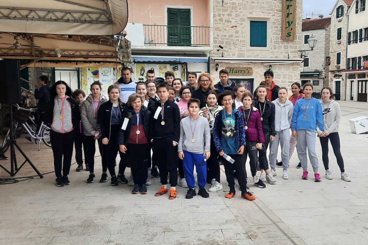 Sportske aktivnosti i natjecanja u tri države: utrka u Vodicama, ples u Makedoniji i košarka u Turskoj